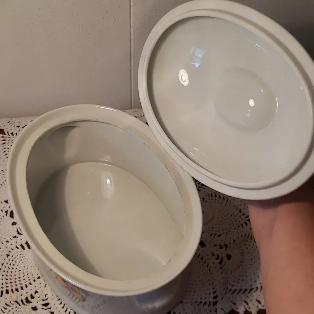 Lovely Vintage Ceramic Fruit Design Casserole Dish